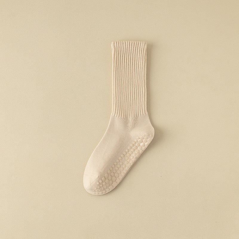 Macaron color Pilates/yoga socks mid-tube non-slip