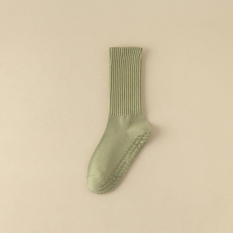 Macaron color Pilates/yoga socks mid-tube non-slip